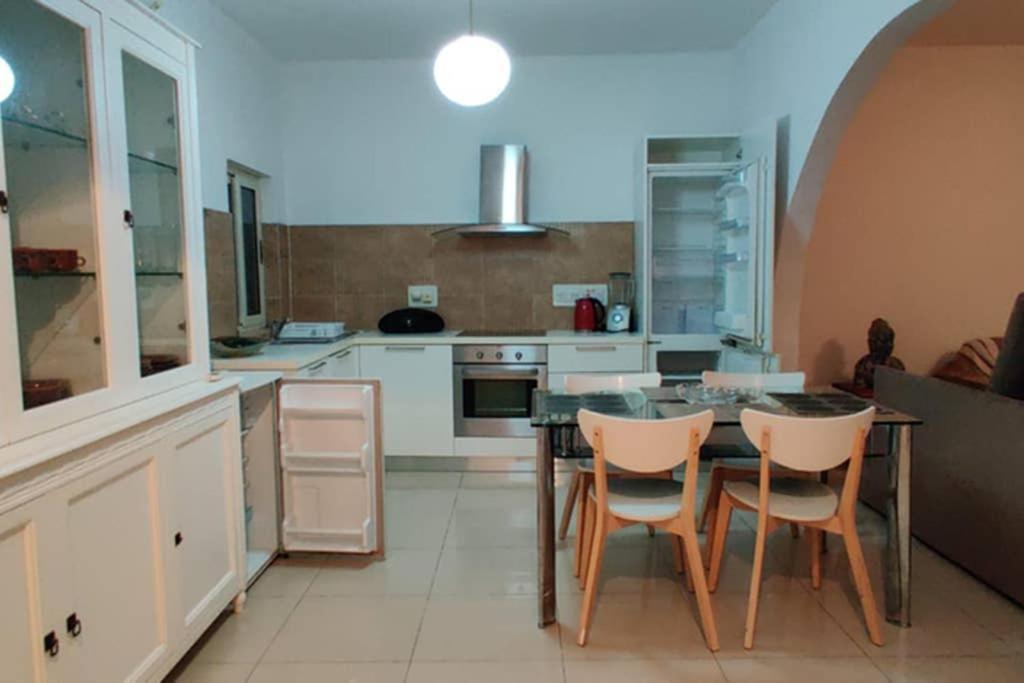 Confortable And Quiet Apartment In St. Julian St. Julian's Exteriör bild
